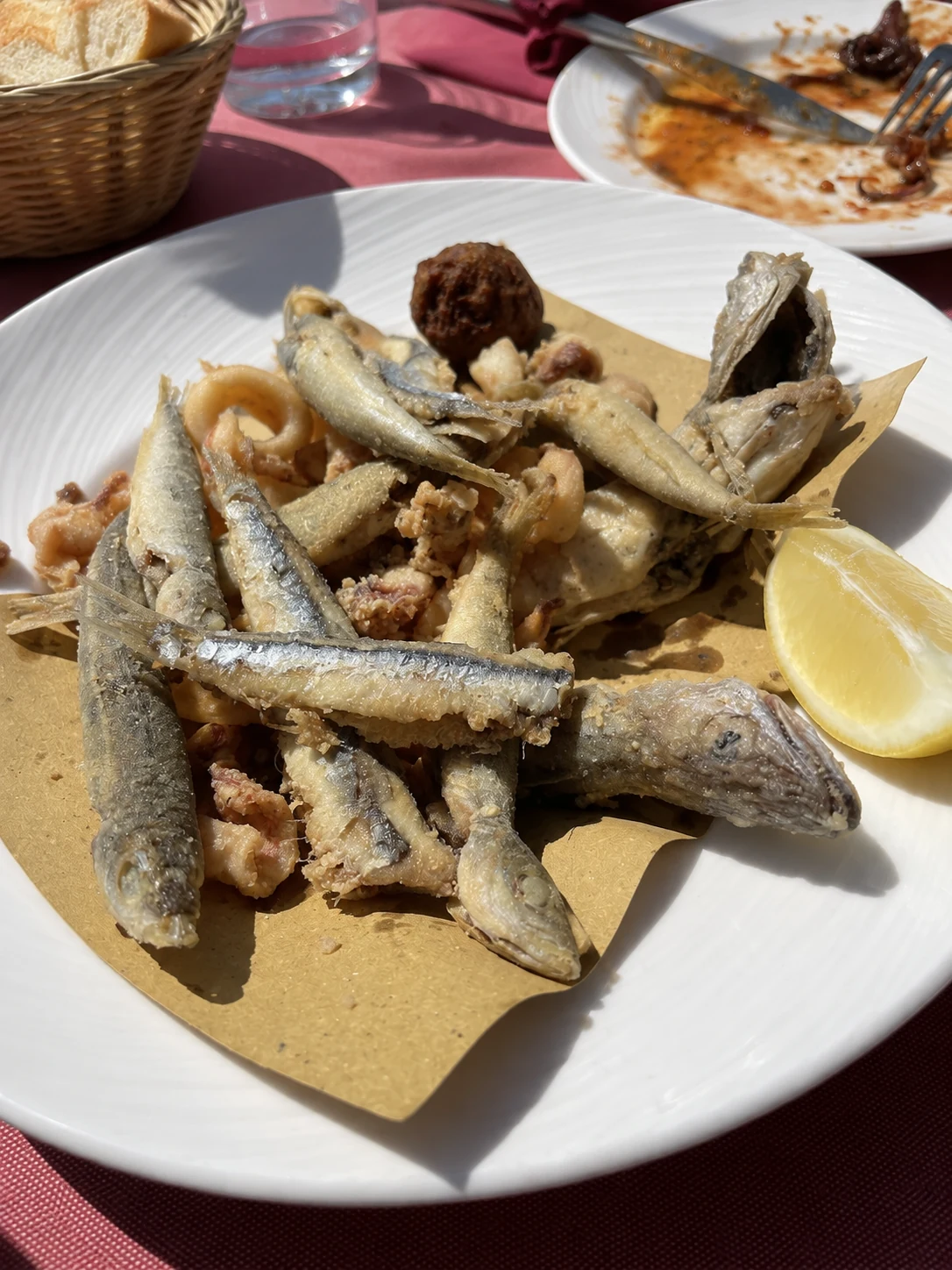 Frittura di pesce con limone